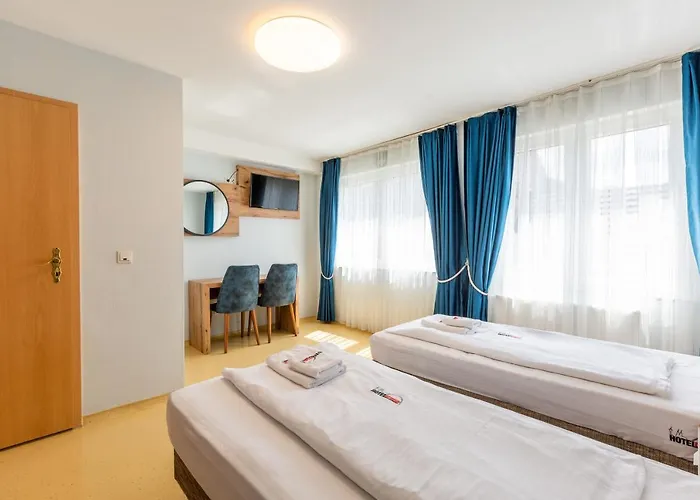 호텔 Arena