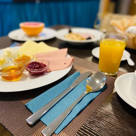 Arena فندق كولونيا