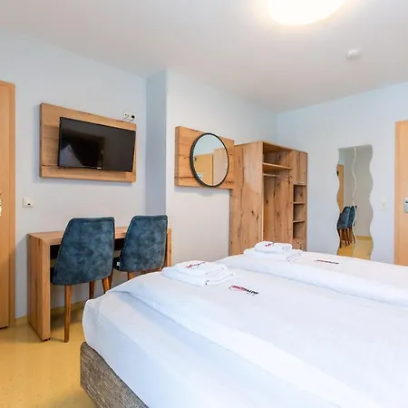 Отель Arena Кёльн