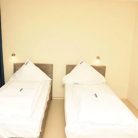 Arena Hotel 2*