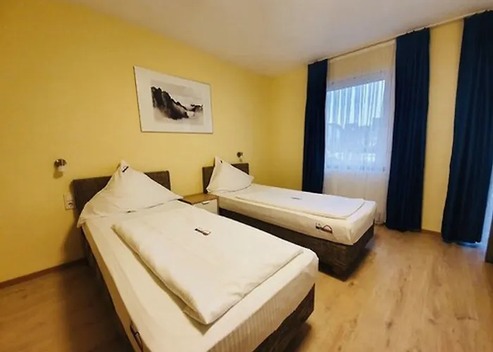 Arena Hotel 2*